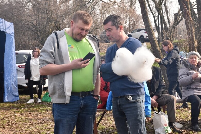  Wykąpali się w zimnej Rawce i pomogli Filipkowi 