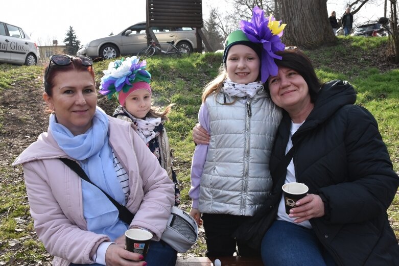  Wykąpali się w zimnej Rawce i pomogli Filipkowi 