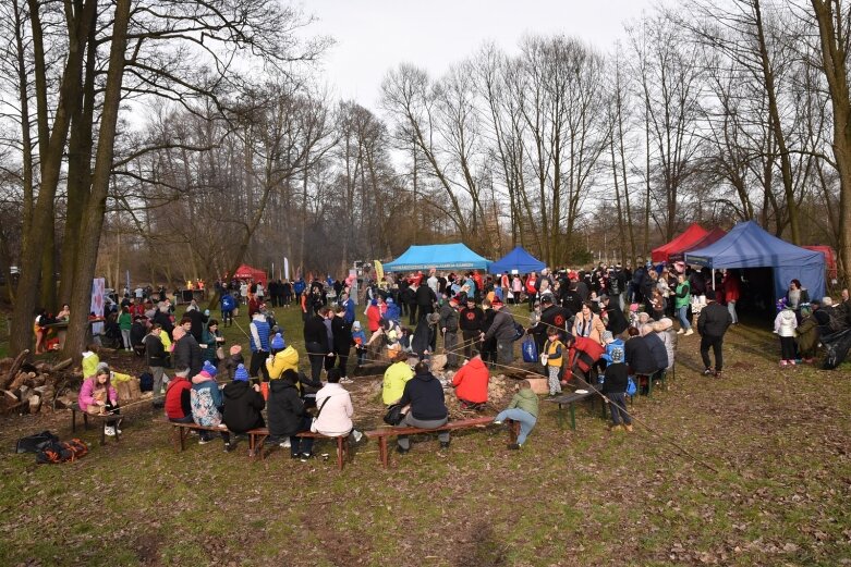  Wykąpali się w zimnej Rawce i pomogli Filipkowi 