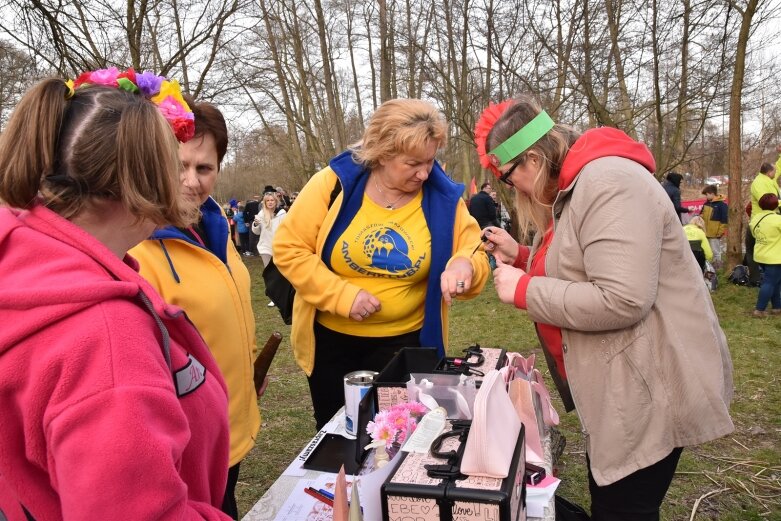  Wykąpali się w zimnej Rawce i pomogli Filipkowi 