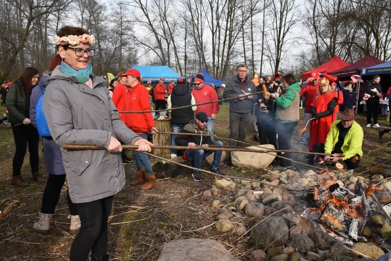  Wykąpali się w zimnej Rawce i pomogli Filipkowi 