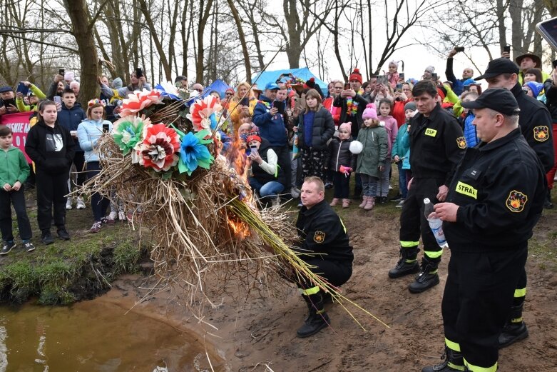  Wykąpali się w zimnej Rawce i pomogli Filipkowi 