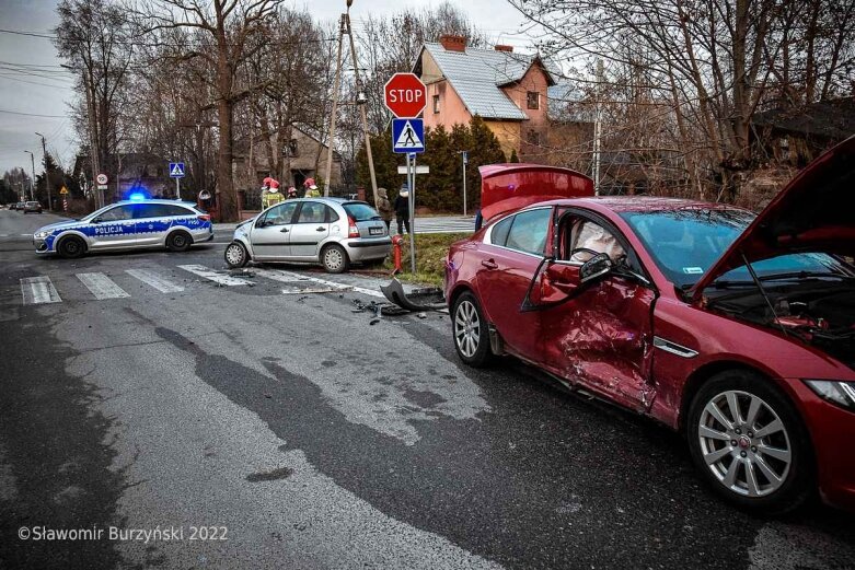  Wypadek na pechowym skrzyżowaniu w Skierniewicach  