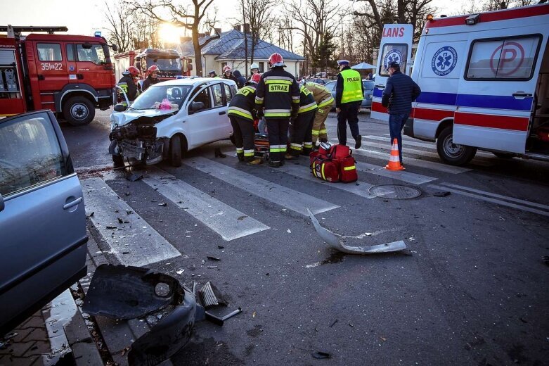  Wypadek na skrzyżowaniu Sienkiewicza i Sobieskiego 