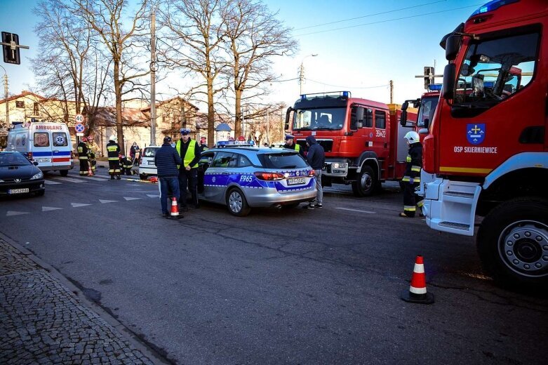  Wypadek na skrzyżowaniu Sienkiewicza i Sobieskiego 