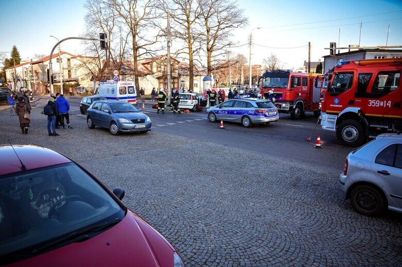  Wypadek na skrzyżowaniu Sienkiewicza i Sobieskiego 