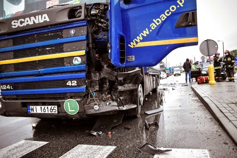  Wypadek na skrzyżowaniu Skłodowskiej i Czerwonej [ZDJĘCIA] 