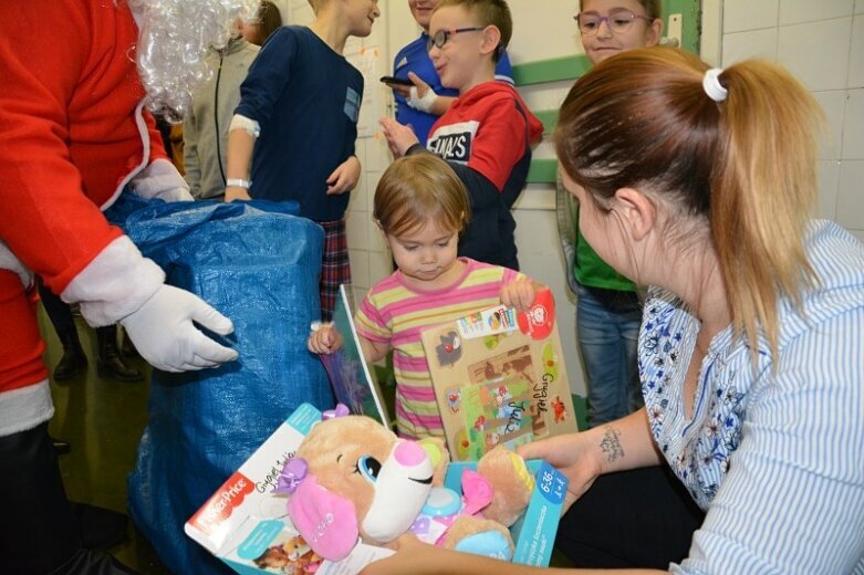  Wywołali uśmiech pacjentów żyrardowskiej pediatrii 