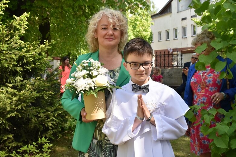  Z czystymi sercami przystąpili do sakramentu pierwszej komunii 