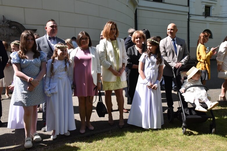  Z czystymi sercami przystąpili do sakramentu pierwszej komunii 