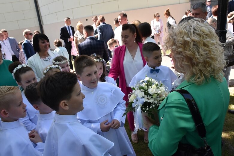  Z czystymi sercami przystąpili do sakramentu pierwszej komunii 