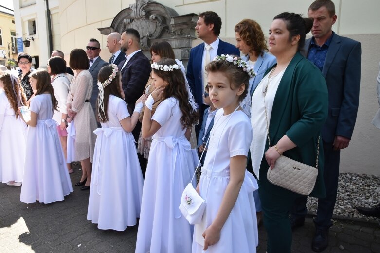  Z czystymi sercami przystąpili do sakramentu pierwszej komunii 