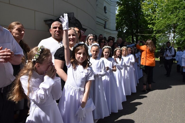  Z czystymi sercami przystąpili do sakramentu pierwszej komunii 