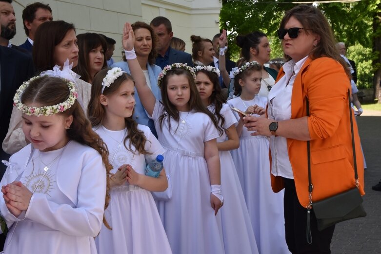  Z czystymi sercami przystąpili do sakramentu pierwszej komunii 