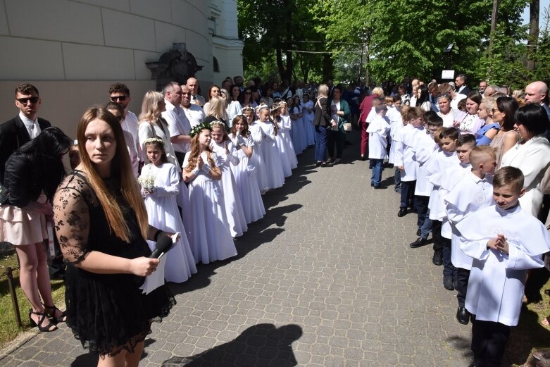  Z czystymi sercami przystąpili do sakramentu pierwszej komunii 