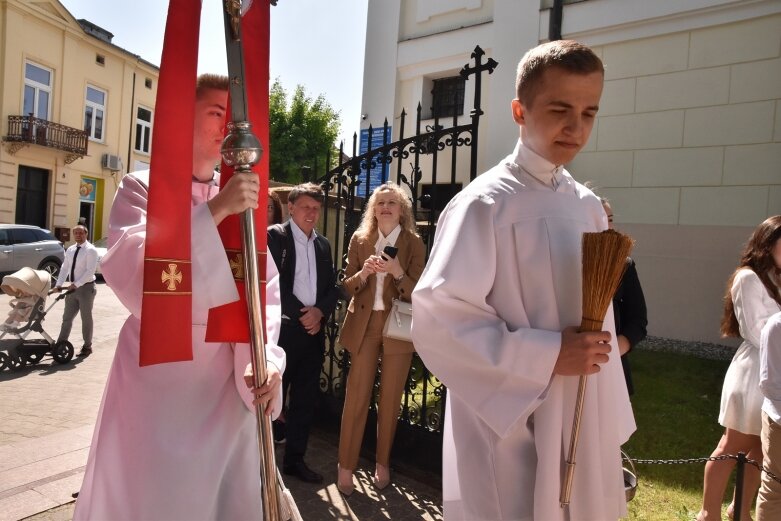  Z czystymi sercami przystąpili do sakramentu pierwszej komunii 