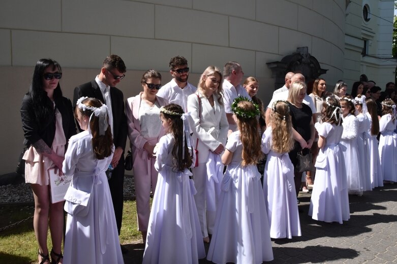  Z czystymi sercami przystąpili do sakramentu pierwszej komunii 