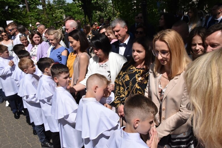  Z czystymi sercami przystąpili do sakramentu pierwszej komunii 