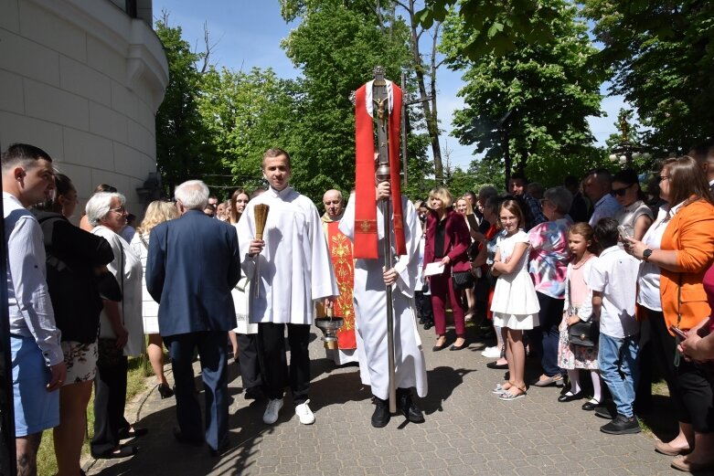  Z czystymi sercami przystąpili do sakramentu pierwszej komunii 