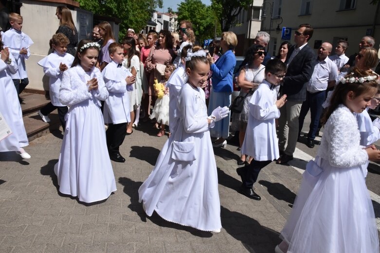  Z czystymi sercami przystąpili do sakramentu pierwszej komunii 