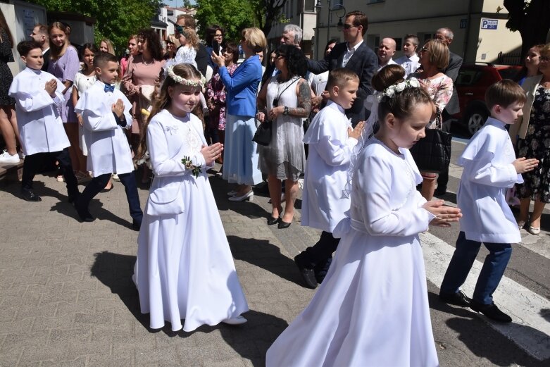  Z czystymi sercami przystąpili do sakramentu pierwszej komunii 