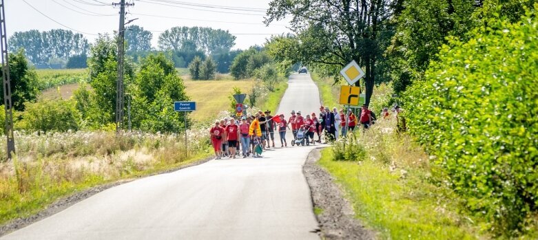  Z intencjami w sercu zmierzają do Częstochowy  