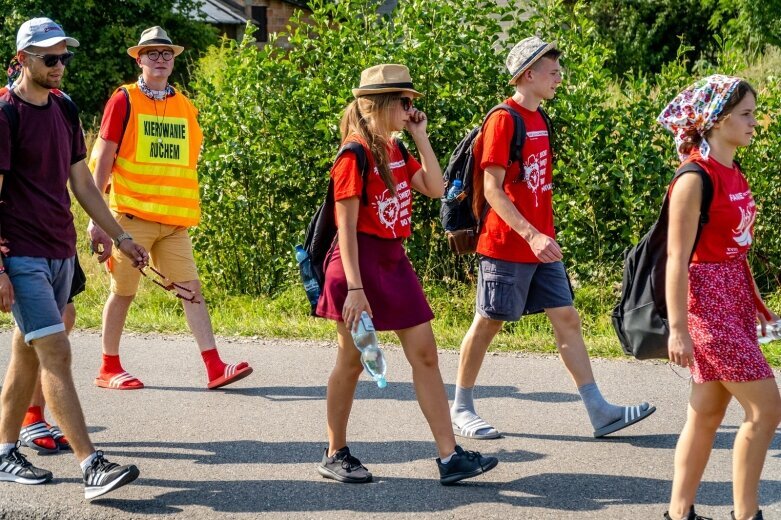  Z intencjami w sercu zmierzają do Częstochowy  