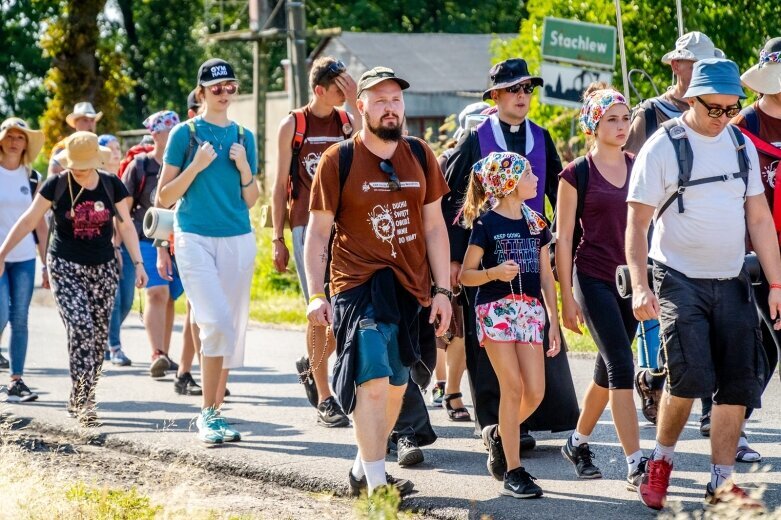  Z intencjami w sercu zmierzają do Częstochowy  