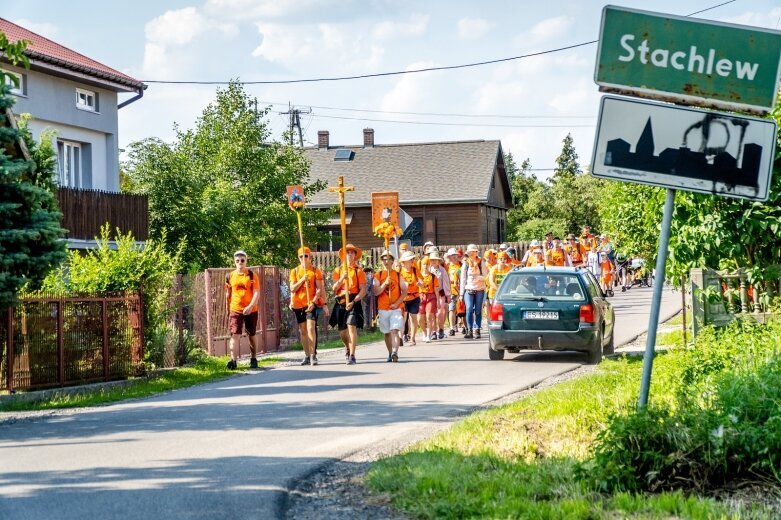  Z intencjami w sercu zmierzają do Częstochowy  