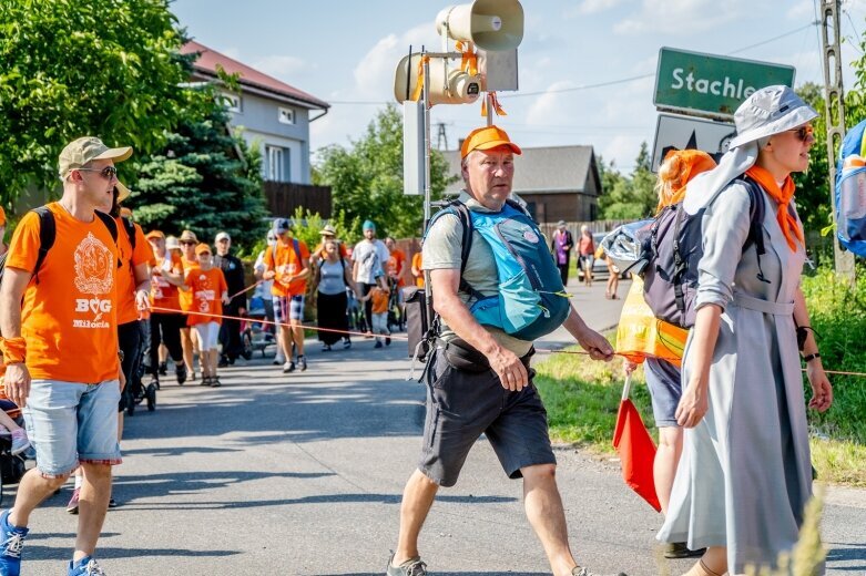  Z intencjami w sercu zmierzają do Częstochowy  