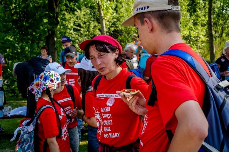  Z intencjami w sercu zmierzają do Częstochowy  