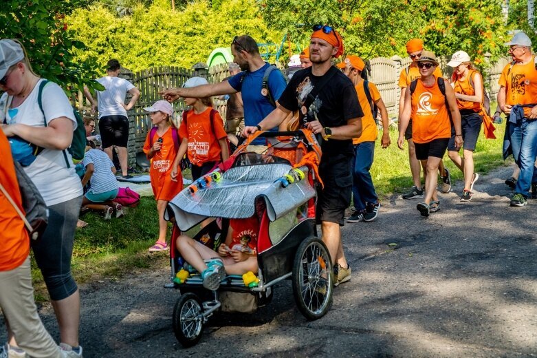  Z intencjami w sercu zmierzają do Częstochowy  