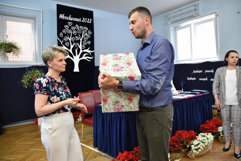  Za nimi trudny rok szkolny. Pożegnanie absolwentów szkoły podstawowej 