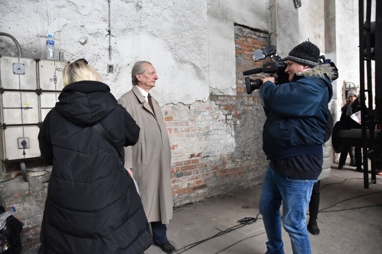  Zabytkowa parowozownia tym razem w roli stołecznego dworca 