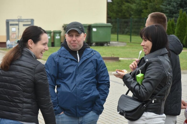  Zadebiutował sądziedszki grill w Miedniewicach 