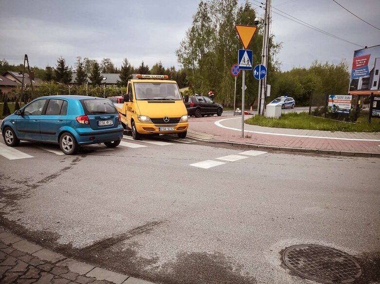  Zderzenie 4 samochodów na Łódzkiej w Skierniewicach 