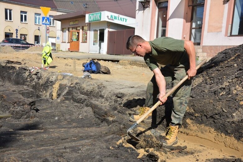  Ziemia skrywa skarby. Kolejne odkrycie w Rawie Mazowieckiej. ZDJĘCIA 