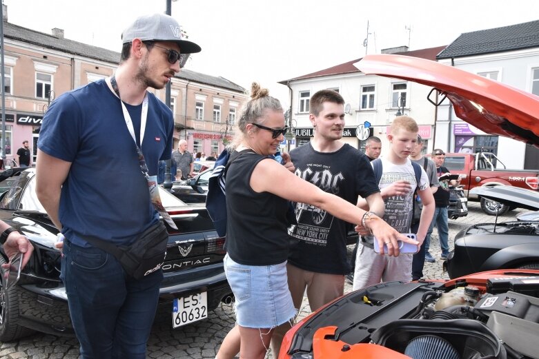  Zlot Amcarów na skierniewickim rynku 