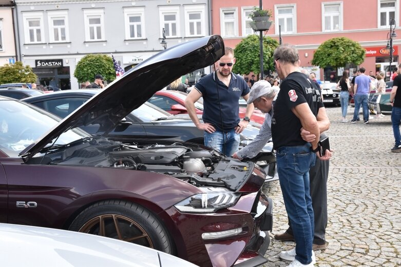  Zlot Amcarów na skierniewickim rynku 