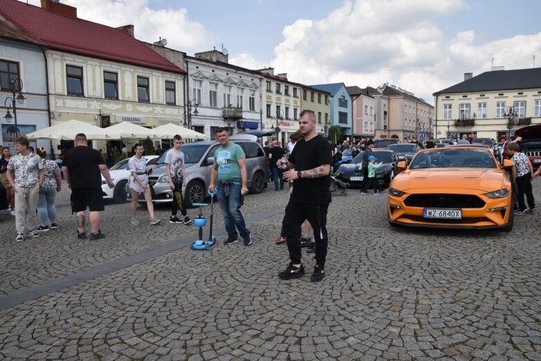  Zlot Amcarów na skierniewickim rynku 