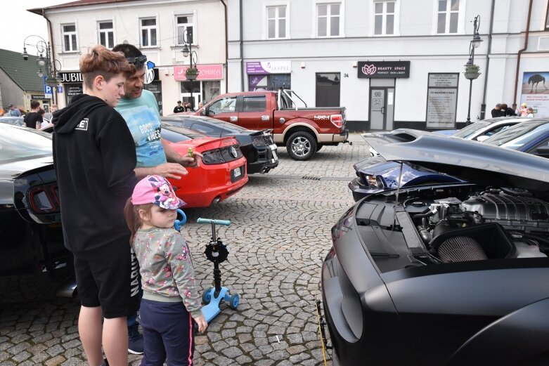  Zlot Amcarów na skierniewickim rynku 