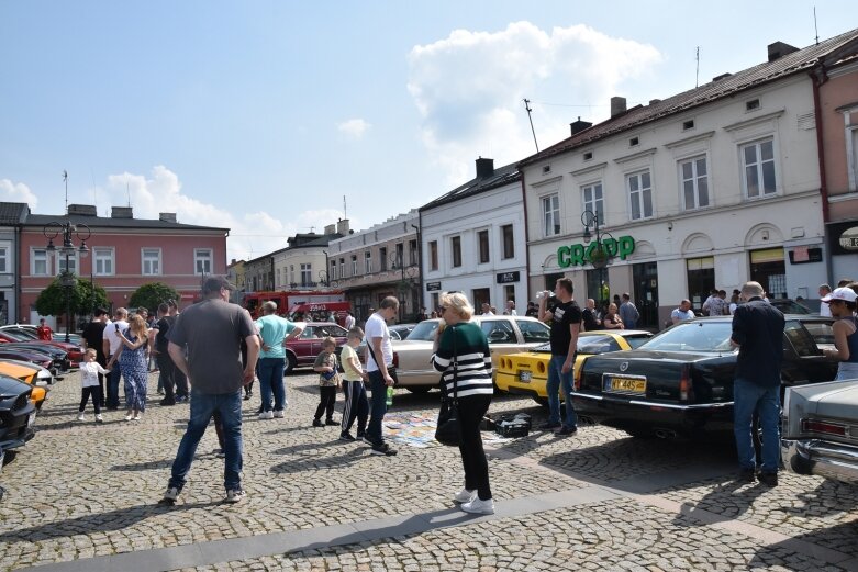  Zlot Amcarów na skierniewickim rynku 