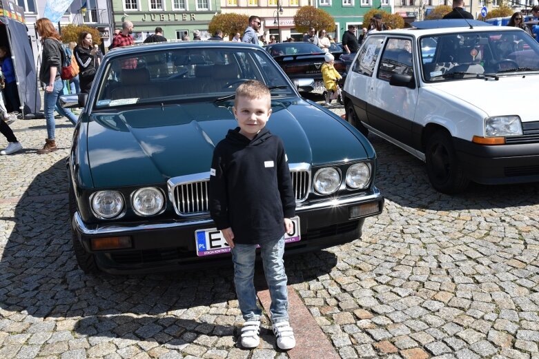  Zlot klasyków na skierniewickim rynku 