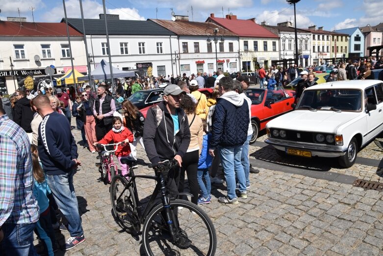  Zlot klasyków na skierniewickim rynku 