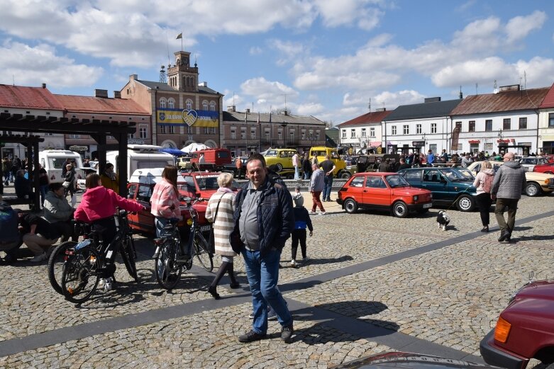  Zlot klasyków na skierniewickim rynku 