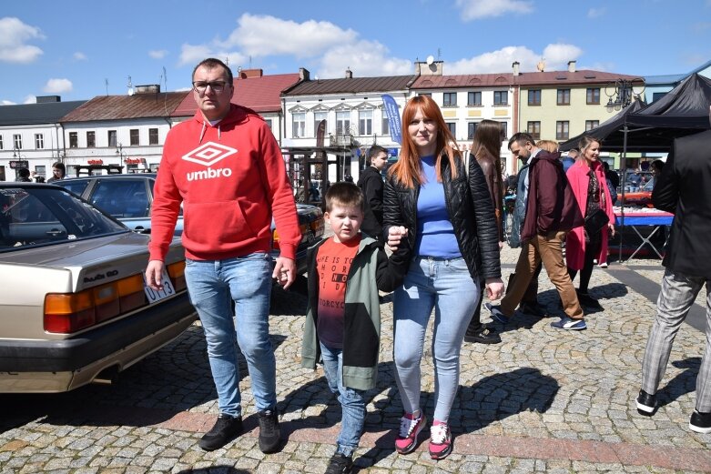  Zlot klasyków na skierniewickim rynku 