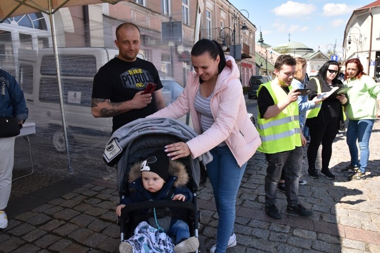  Zlot klasyków na skierniewickim rynku 