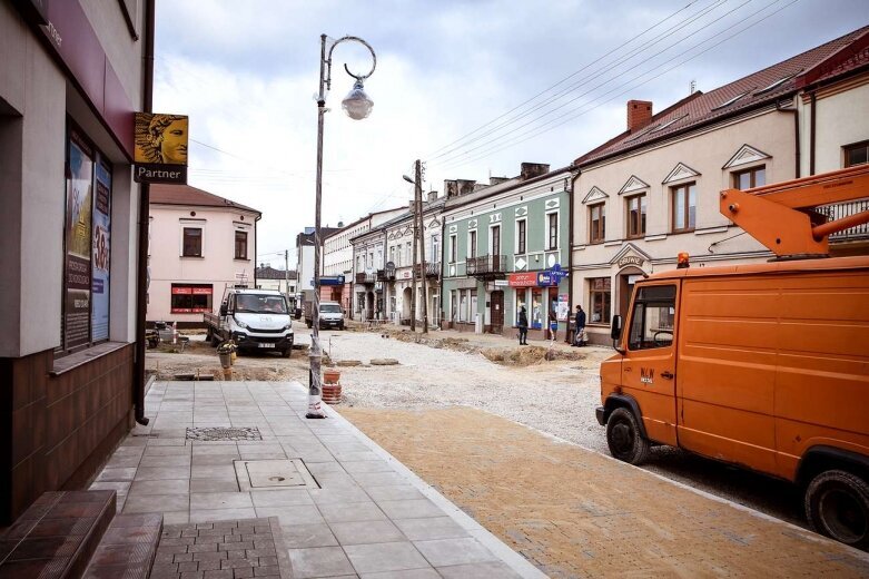  Zobacz jak zmienia się ulica Rawska 