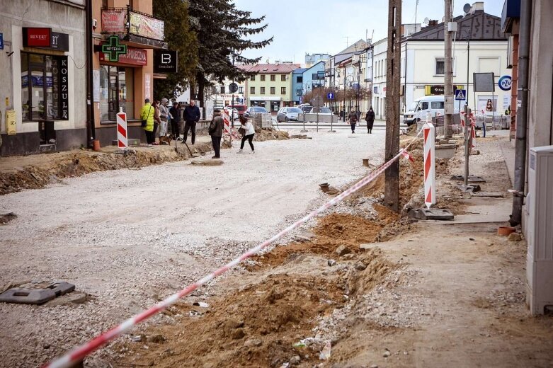  Zobacz jak zmienia się ulica Rawska 