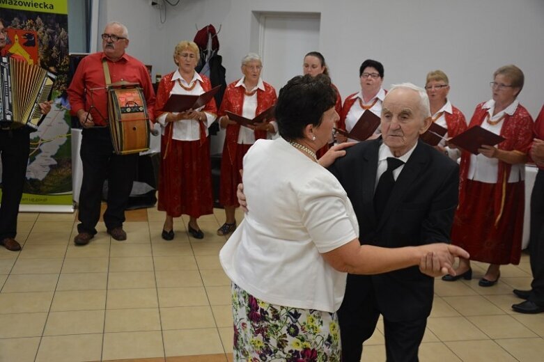  Zobaczcie, jaką w Kurzeszynie przygotowano niespodziankę dla seniorów 